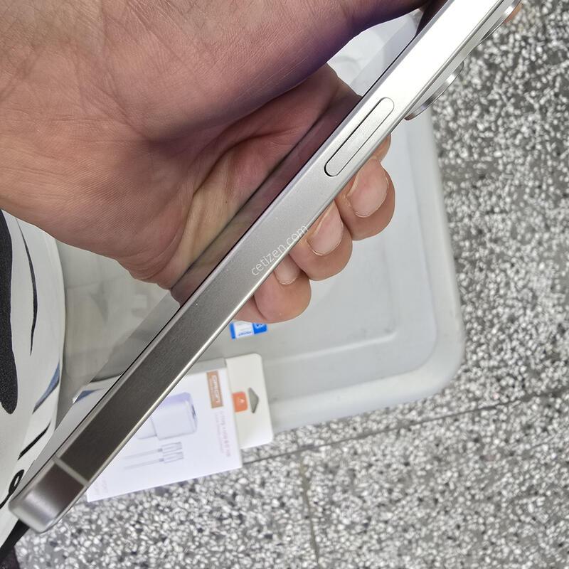 ������15���� 256G ȭ��Ʈ���� (���͸�85%) ����� �˴ϴ�