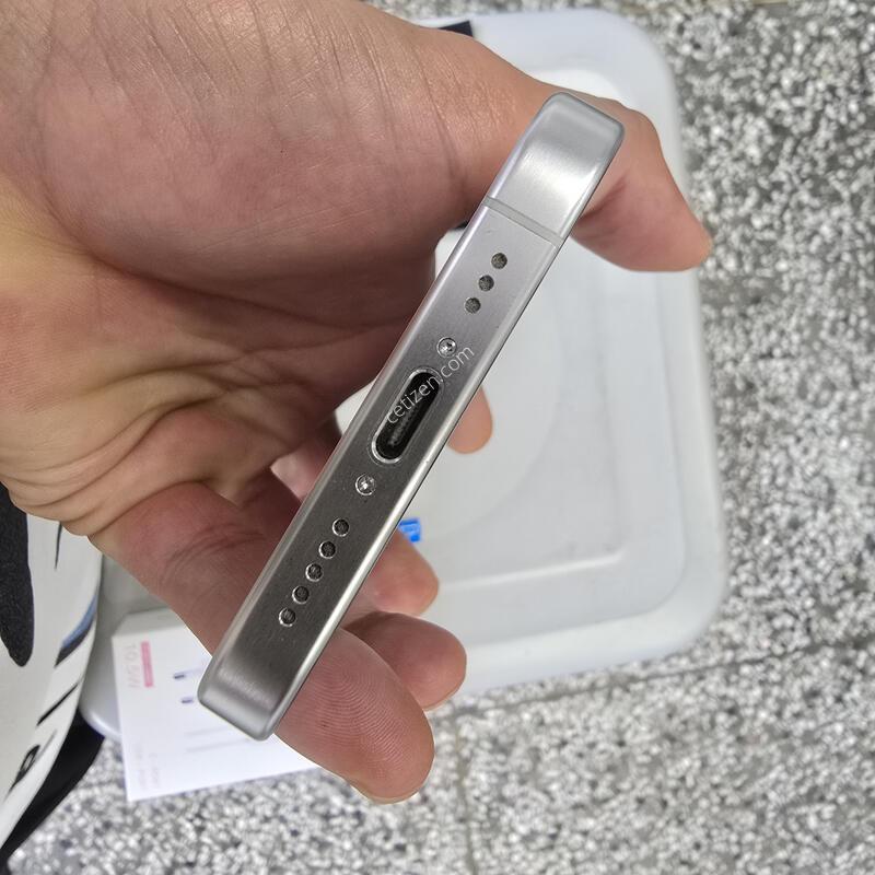 ������15���� 256G ȭ��Ʈ���� (���͸�85%) ����� �˴ϴ�