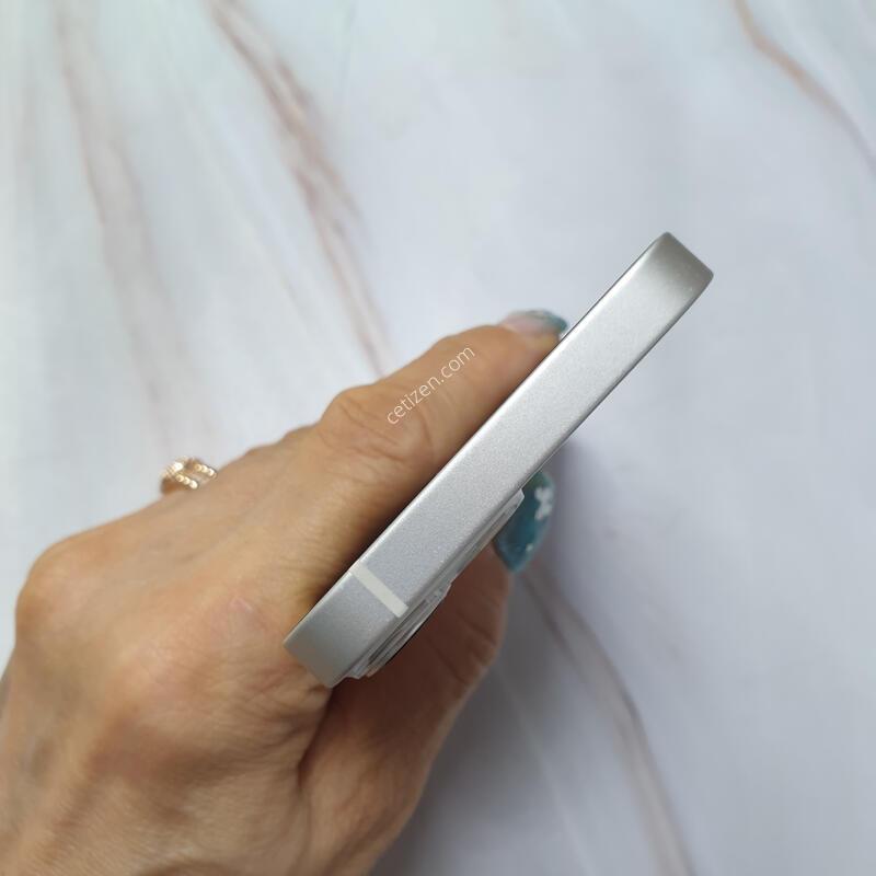 ������13�̴� ȭ��Ʈ 128G S�� �Ǹ��մϴ�