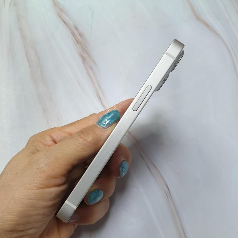 ������13�̴� ȭ��Ʈ 128G S�� �Ǹ��մϴ�