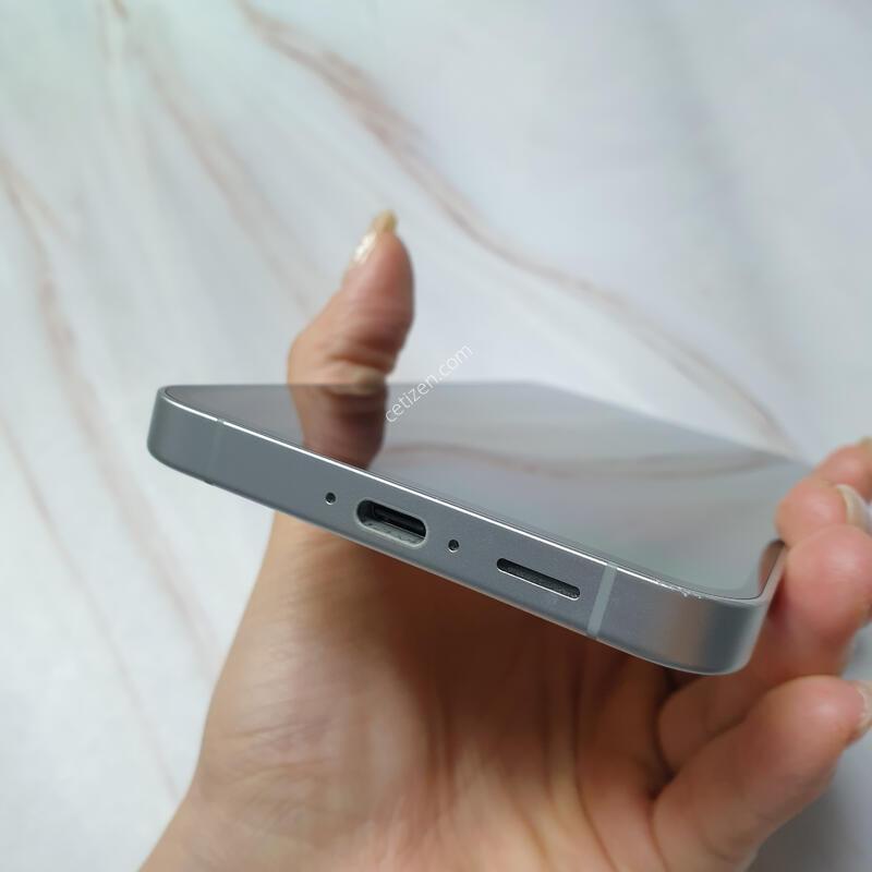 LG ������ S24FE ���ο� 256G ������ �Ǹ��մϴ�