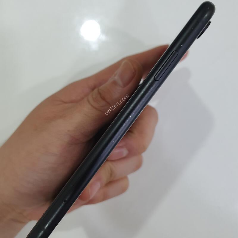 ������XR 64G ���ܻ� ���±� �߰��� �����