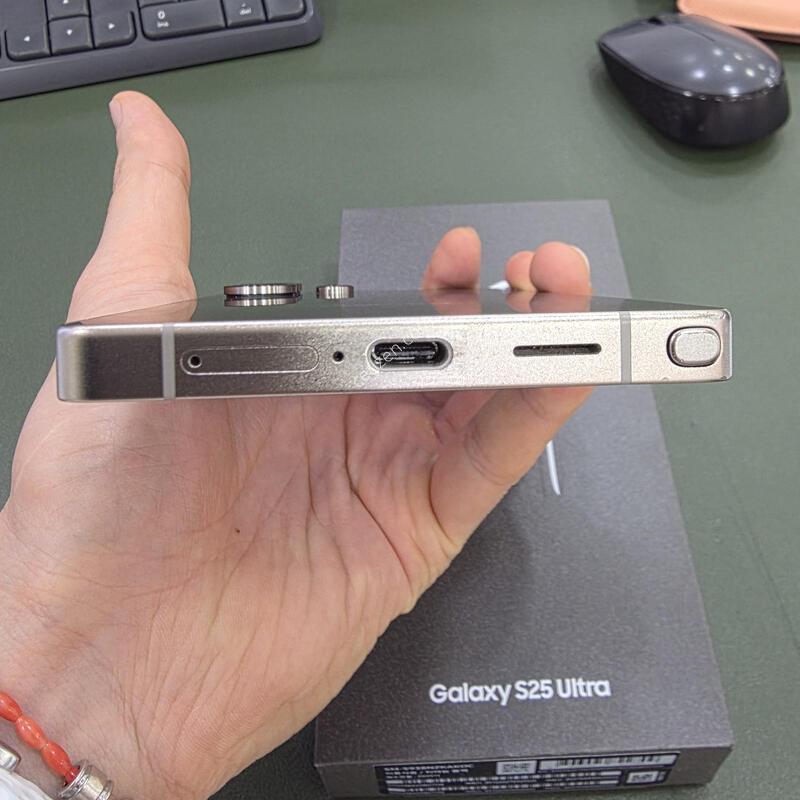 ������ S25��Ʈ�� 5G SM-S938 ƼŸ�� ���� ƯA�� �˴ϴ�.(�Ϲڽ�)-�뷮 512
