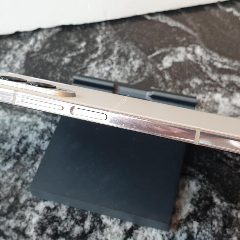 SK ������Z����4 (F936N) ��������� 256�Ⱑ (0212720)