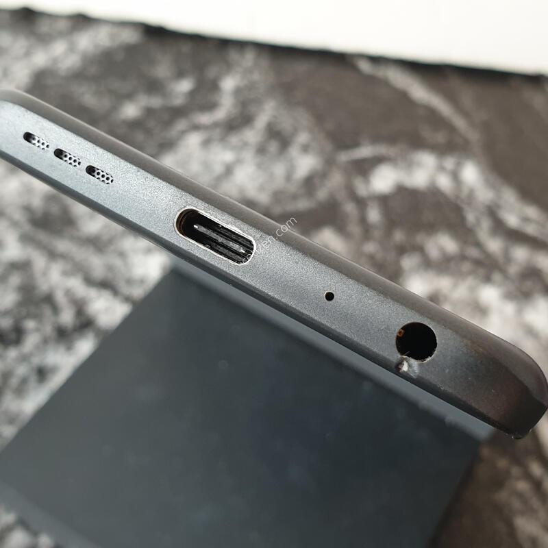 LG Q8 (X800L) ���� (053357)