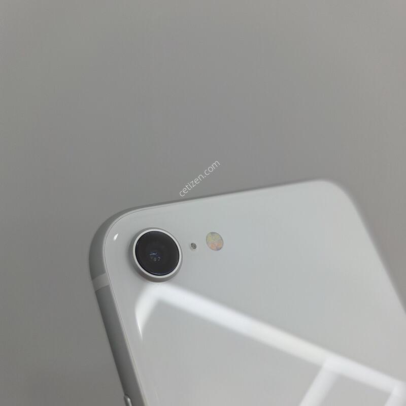 ������se2 128GB ȭ��Ʈ