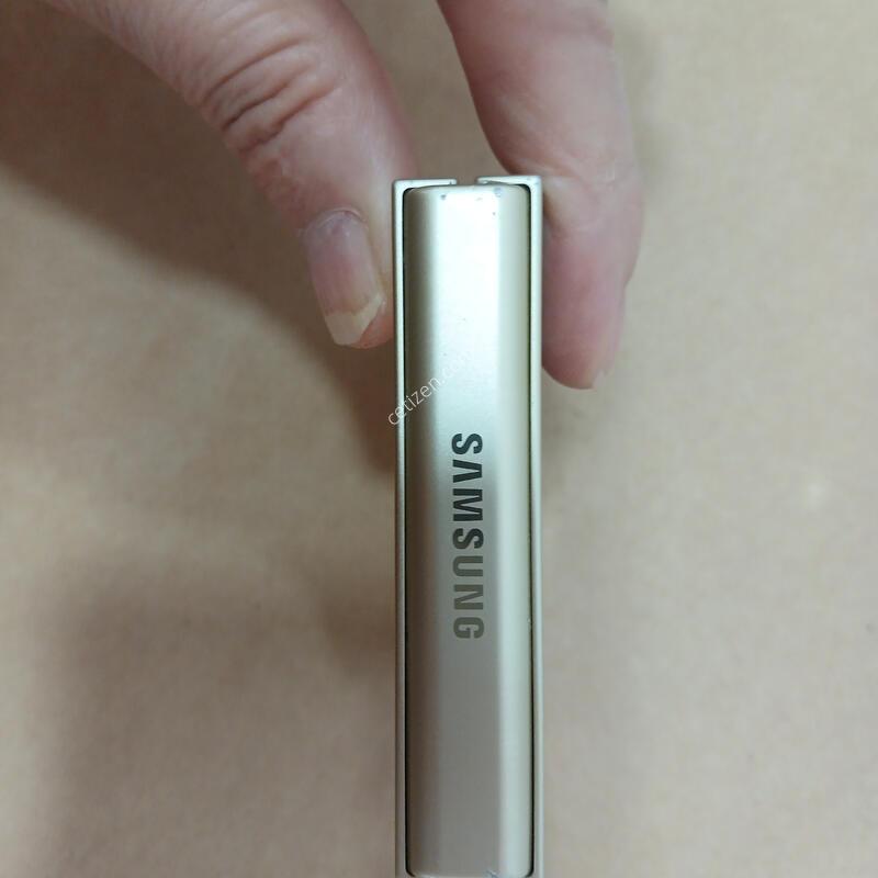SM-F741N  2026-7-21 ������ü�޾��   �վ���ȭ�� ������ ��밨������ũ��ġ�־�� 25%������ΰ���  ,�ʱ��ʸ������־��   ����������