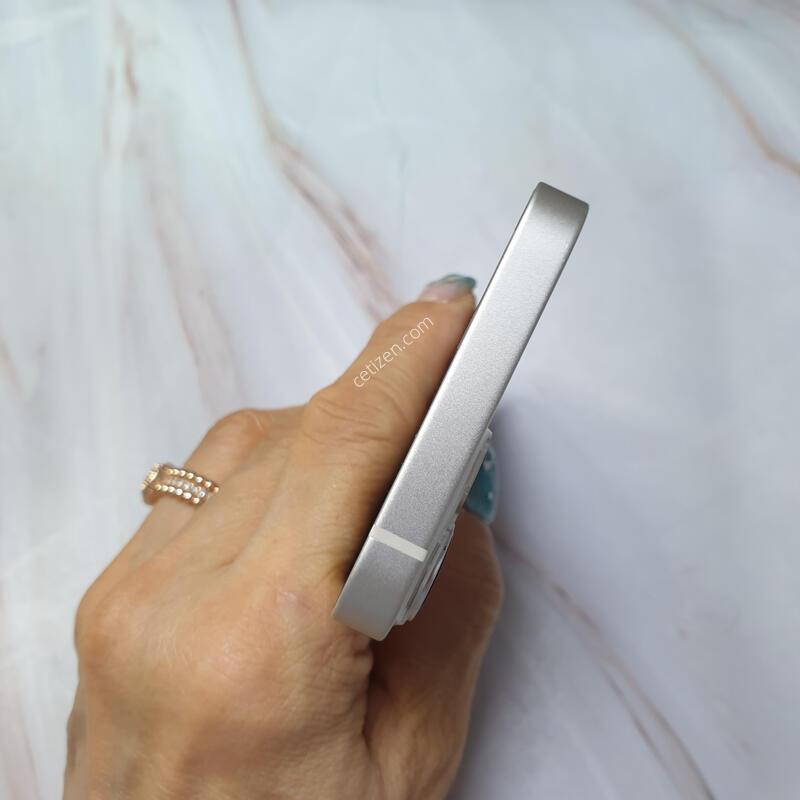 ������13�̴� ȭ��Ʈ 128G A�� �Ǹ��մϴ�