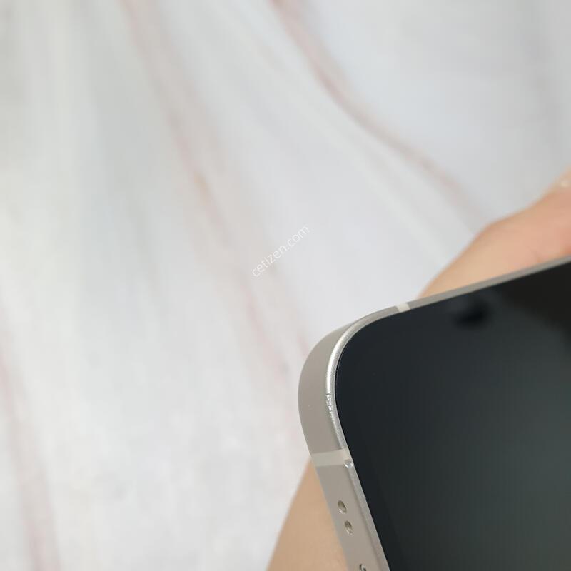 ������13�̴� ȭ��Ʈ 128G A�� �Ǹ��մϴ�
