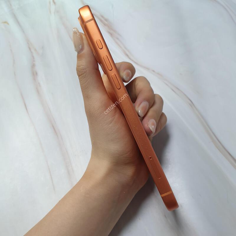 ������17���θƽ� �ڽ��Ϳ����� 256G ������ �Ǹ��մϴ�