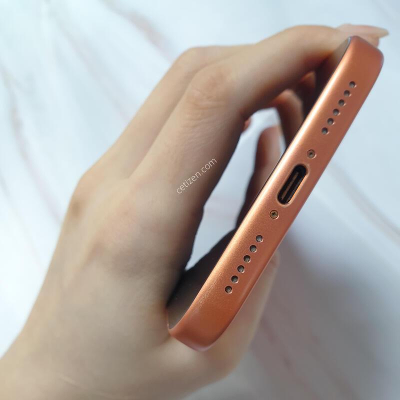 ������17���θƽ� �ڽ��Ϳ����� 256G ������ �Ǹ��մϴ�