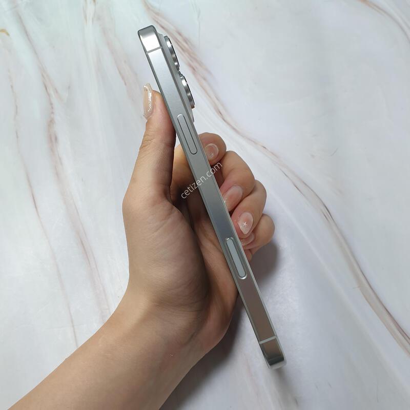 ������16���θƽ� ȭ��ƮƼŸ�� 256G ������ �Ǹ��մϴ�