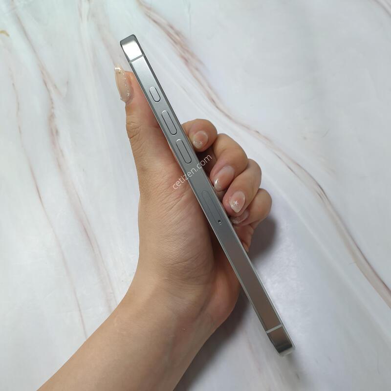 ������16���θƽ� ȭ��ƮƼŸ�� 256G ������ �Ǹ��մϴ�