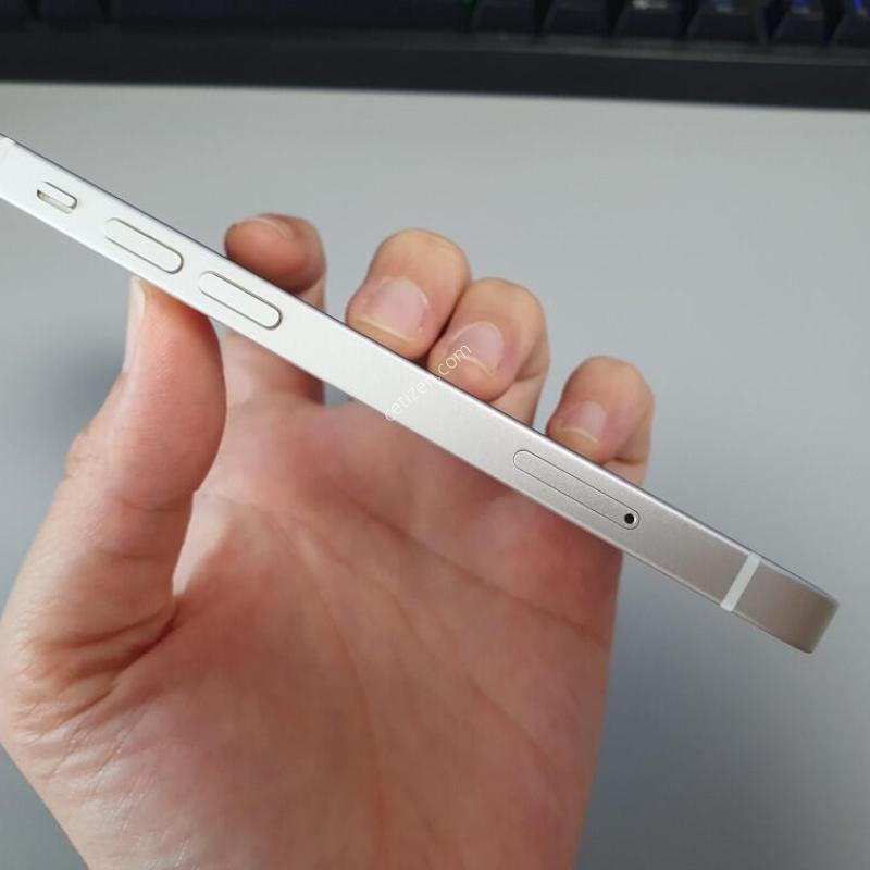������12 �̴� / 128GB / ȭ��Ʈ / ���͸����� 84%