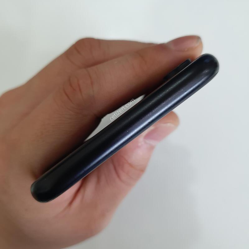 ������XR 64G ���ܻ� �߰��� �����