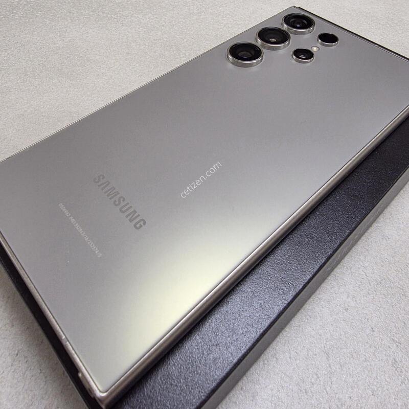 S24 ��Ʈ�� 512gb �Ǹ��մϴ�.