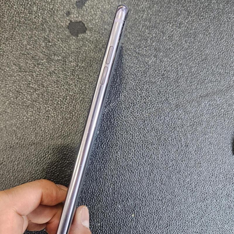 ������ ����V30S �������� �ܸ��� �߰���