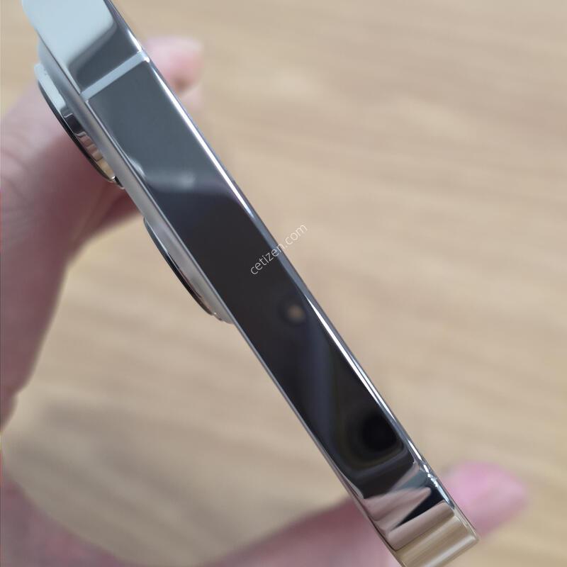 13���� 256GB