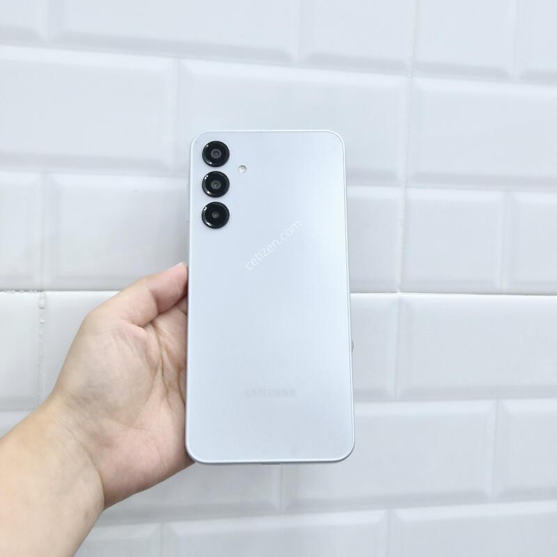 ������A16 ����Ʈ�׷��� 128GB