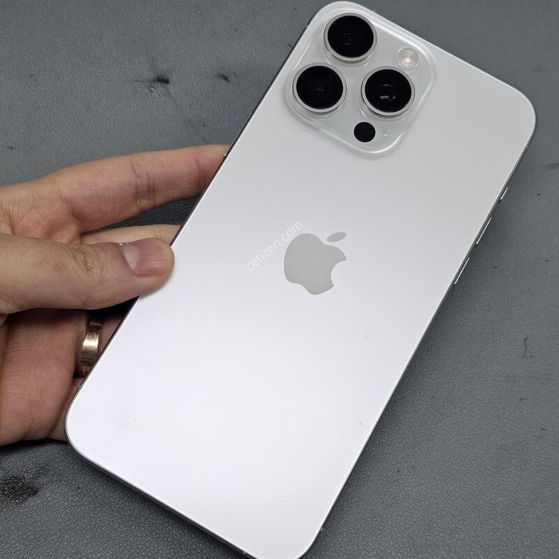 ���� ������ 15PRO 256GB ȭ��Ʈ ���͸�ȿ��86%