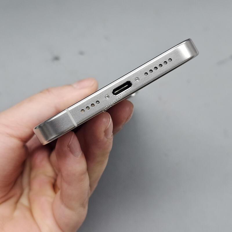 ���� ������ 15PRO 256GB ȭ��Ʈ ���͸�ȿ��86%