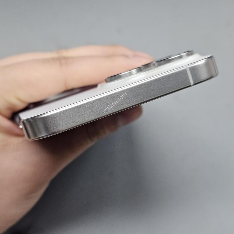���� ������ 15PRO 256GB ȭ��Ʈ ���͸�ȿ��86%