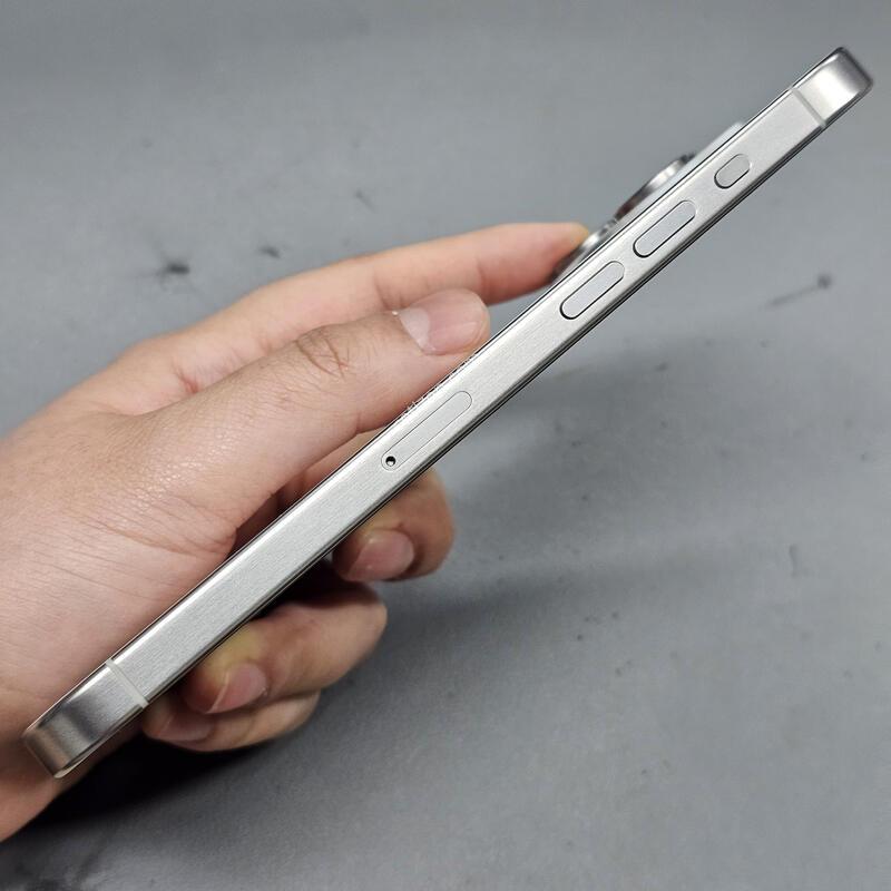 ���� ������ 15PRO 256GB ȭ��Ʈ ���͸�ȿ��86%