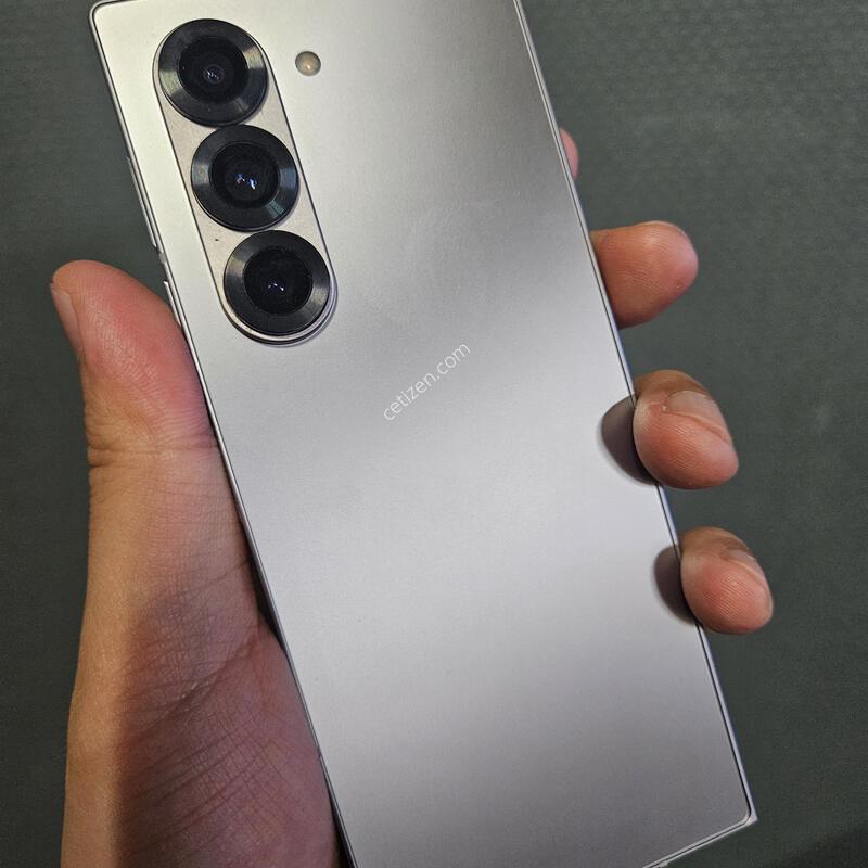 ������ ����6 256GB �ǹ� �������� �Ǹ�