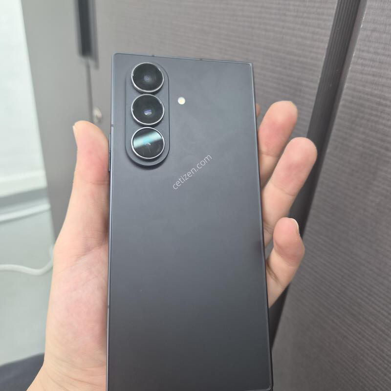 ����������7 512GB