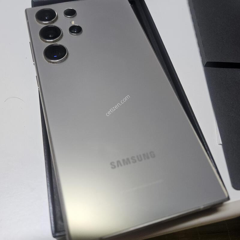 S24��Ʈ�� ƼŸ���׷��� 512G �ʴϴ�(�ڱ���)
