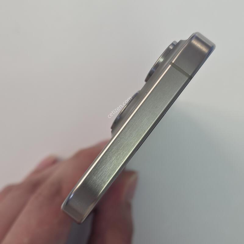 �� ������15���� 256G �׷��� ������ ���͸�100% ����SSS (�������̽�,��ȭ�ʸ�)