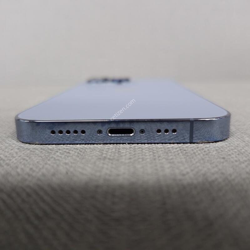 ������ 13 ���� 128G �Ǹ��մϴ�