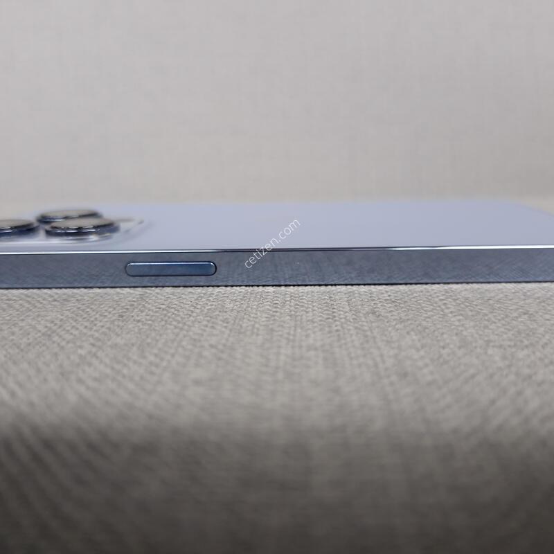 ������ 13 ���� 128G �Ǹ��մϴ�