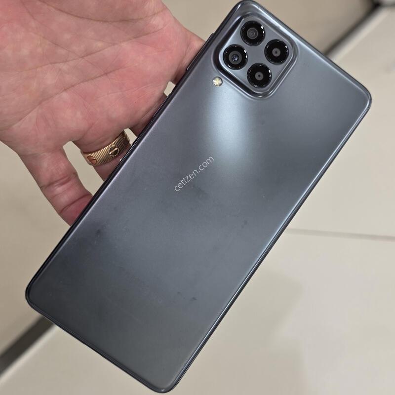 ������ ����3 128GB �׷��� ������ �� �Ǹ�