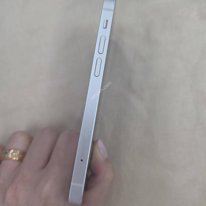 ������13�̴� 128 GB ȭ��Ʈ