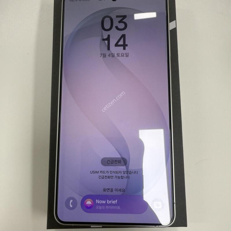 ������S26��Ʈ�� 256GB �ڽ��� �Ǹ��մϴ�.