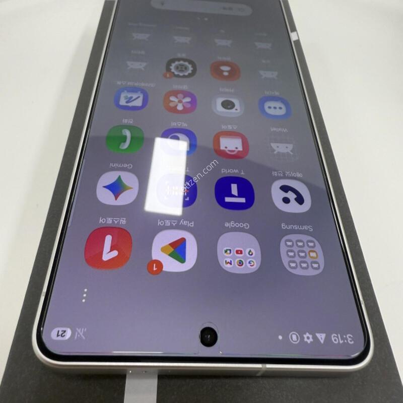������S26��Ʈ�� 256GB �ڽ��� �Ǹ��մϴ�.