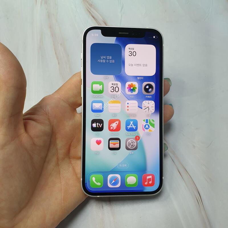 ������ 12�̴� ȭ��Ʈ 128G ������ �Ǹ��մϴ�