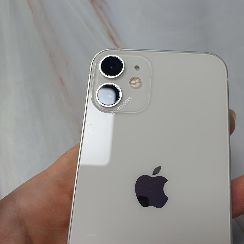������ 12�̴� ȭ��Ʈ 128G ������ �Ǹ��մϴ�