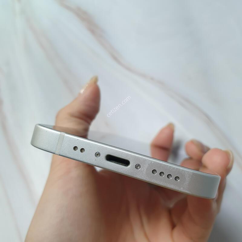 ������ 12�̴� ȭ��Ʈ 128G ������ �Ǹ��մϴ�