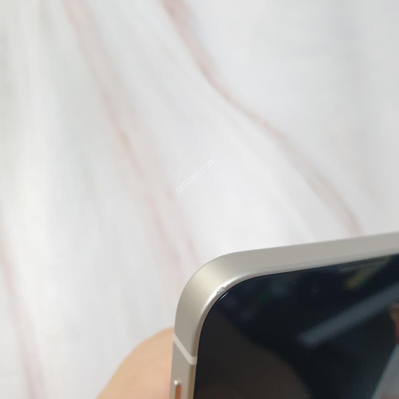 ������13�̴� ȭ��Ʈ 128G ������ �Ǹ��մϴ�