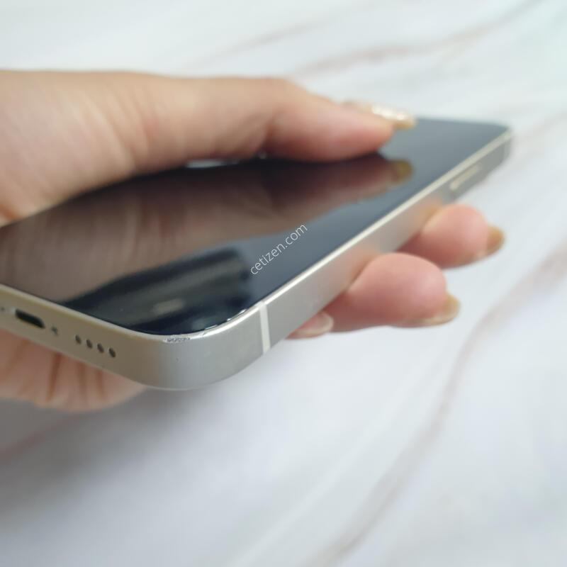 ������13�̴� ȭ��Ʈ 128G ������ �Ǹ��մϴ�