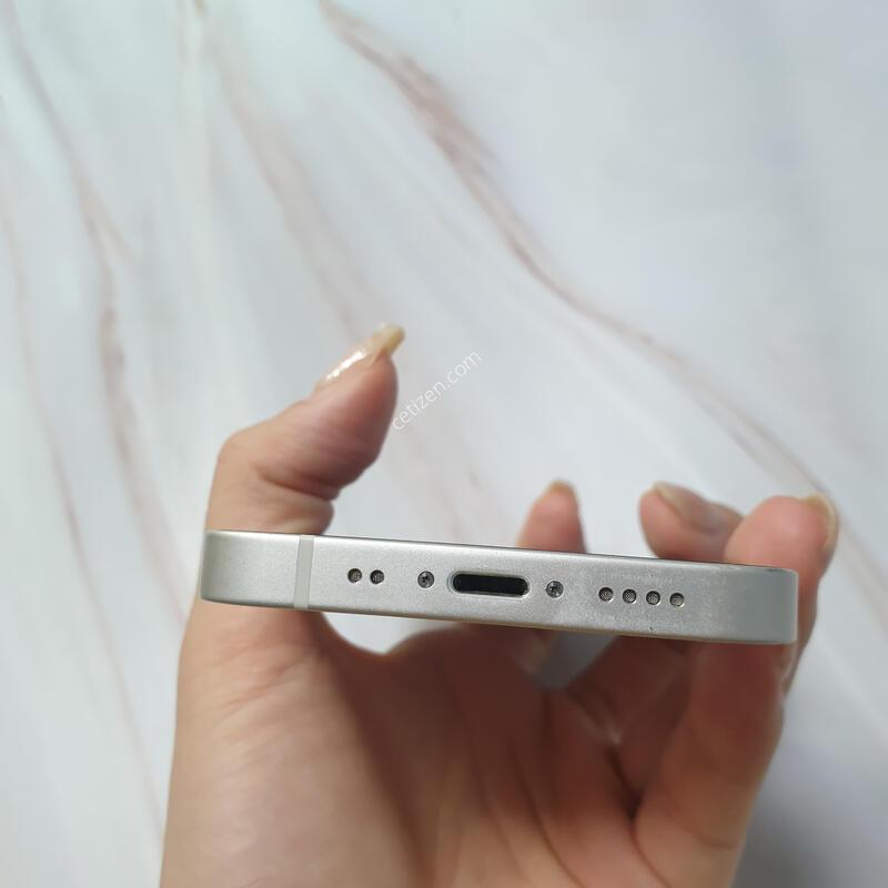 ������13�̴� ȭ��Ʈ 128G ������ �Ǹ��մϴ�