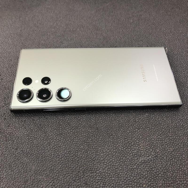 ������S23��Ʈ�� �׸�,�ܰ� ����� �ֻ�,���� �׵θ� ���⽺