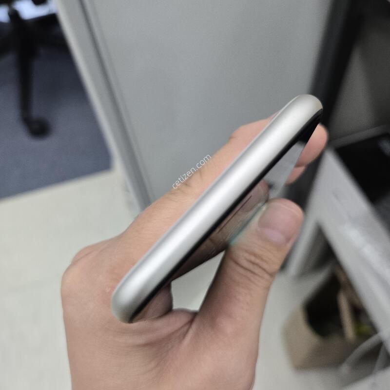 ������SE3 ȭ��Ʈ 64GB 89% SSS�� �Ǹ��մϴ�
