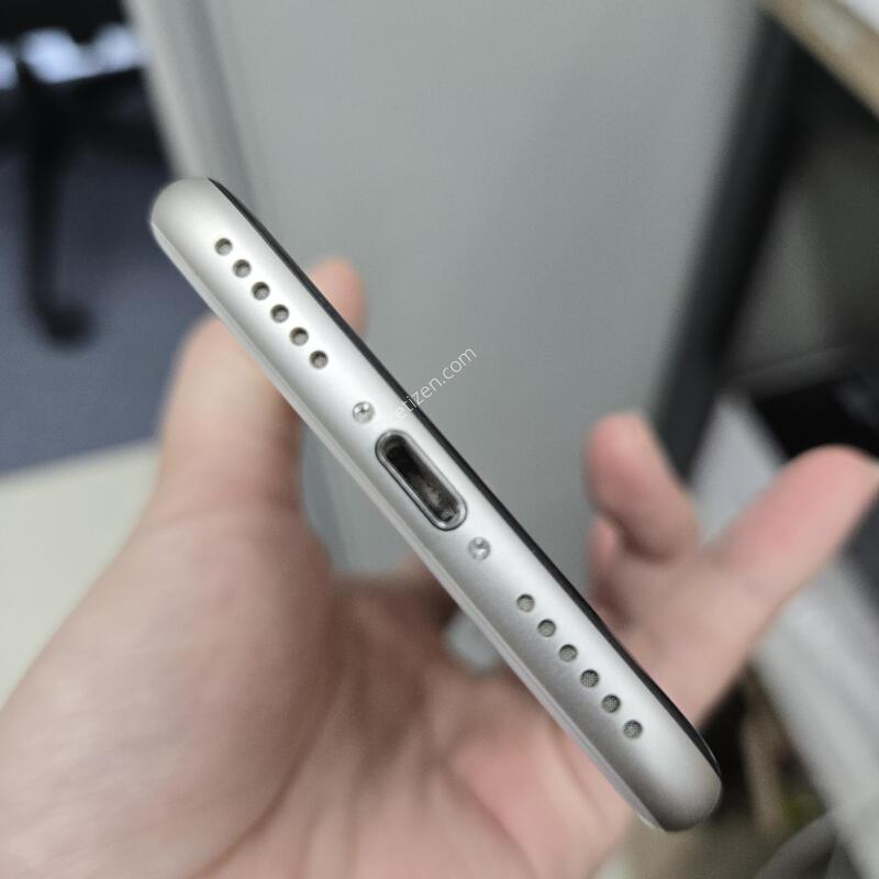 ������SE3 ȭ��Ʈ 64GB 89% SSS�� �Ǹ��մϴ�