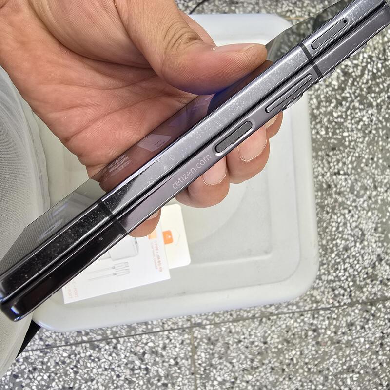 SK ����5(F946) 256G �������� ����� �˴ϴ�