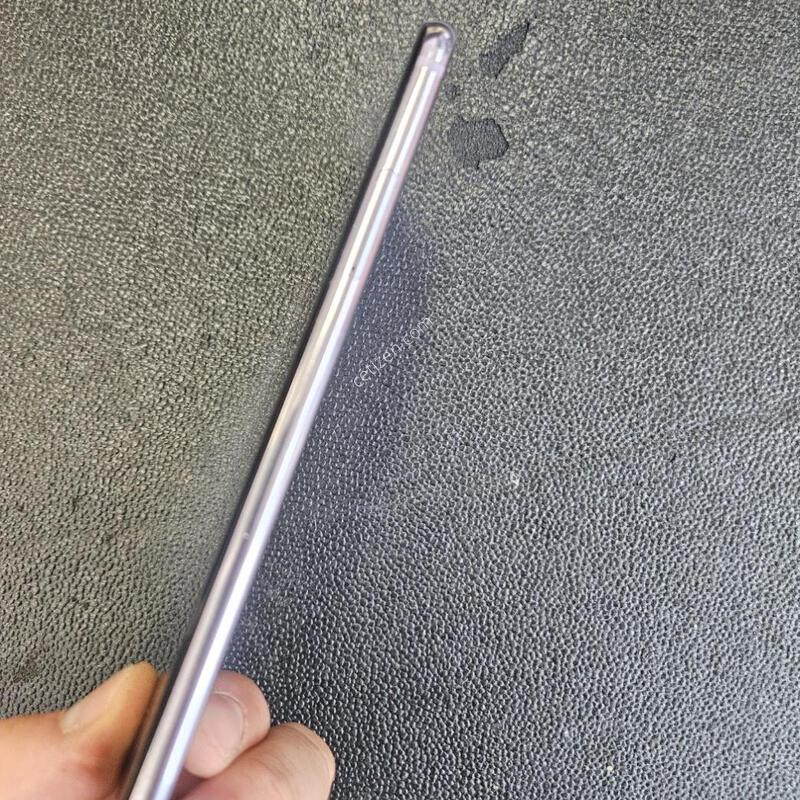 ������ ����V30S �������� �ܸ��� �߰���