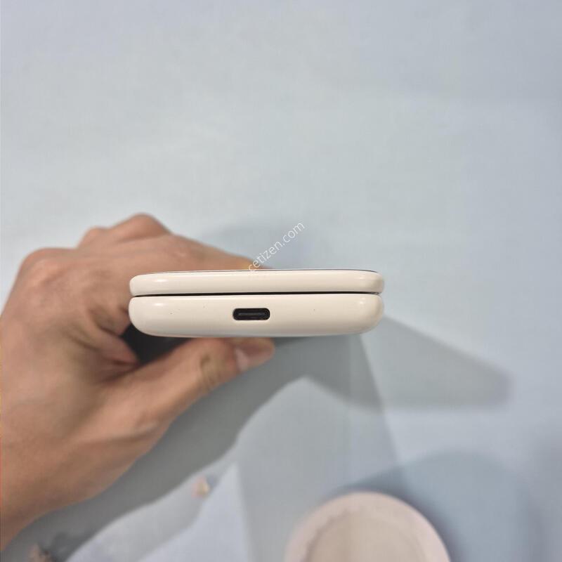 ��Ÿ������ ȭ��Ʈ S�� 32GB