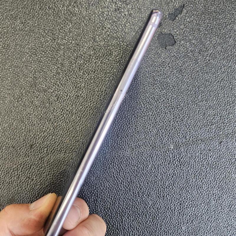 ������ ����V30S �������� �ܸ��� �߰���